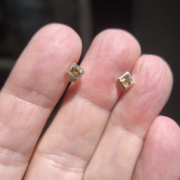 Citrine 1k sterling emerald cut stud earrings - Picture 5 of 7